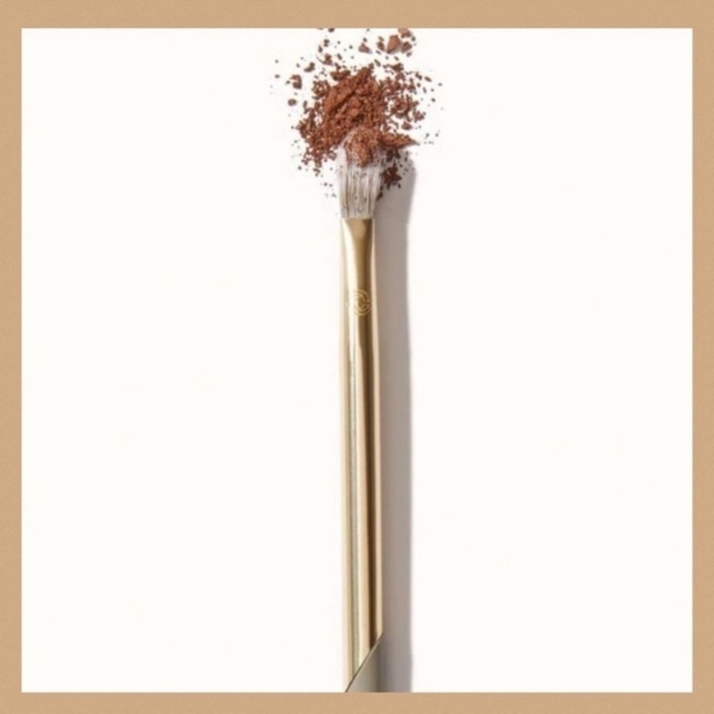 COMPLEX CULTURE Easy Crease Definer Brush by
